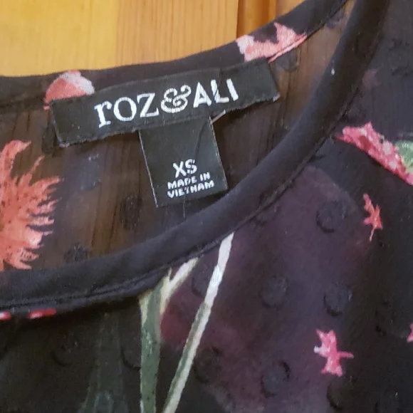 Roz & Ali Black Cold Shoulder Blouse Lined Size XS Women's EUC - Picture 2 of 5